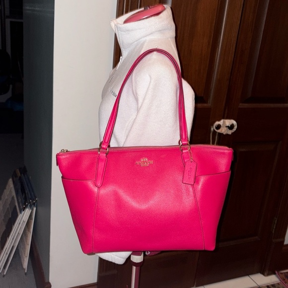 Coach  Shoulder bag  Small Tote satchel    leather   hot pink  Gold tone accents - Picture 17 of 17